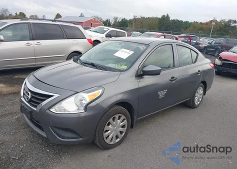 2017 Nissan Versa 1.6 S z USA, uszkodzony, nr VIN 3N1CN7AP4HL869852